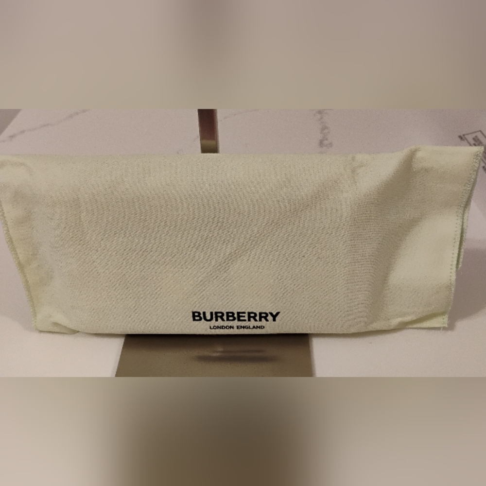 NWT Burberry Novacheck Ziparound Wallet w/SHW - Picture 8 of 11